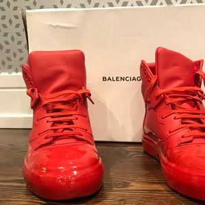 Balenciaga dipped effect size US 7 RED!!!